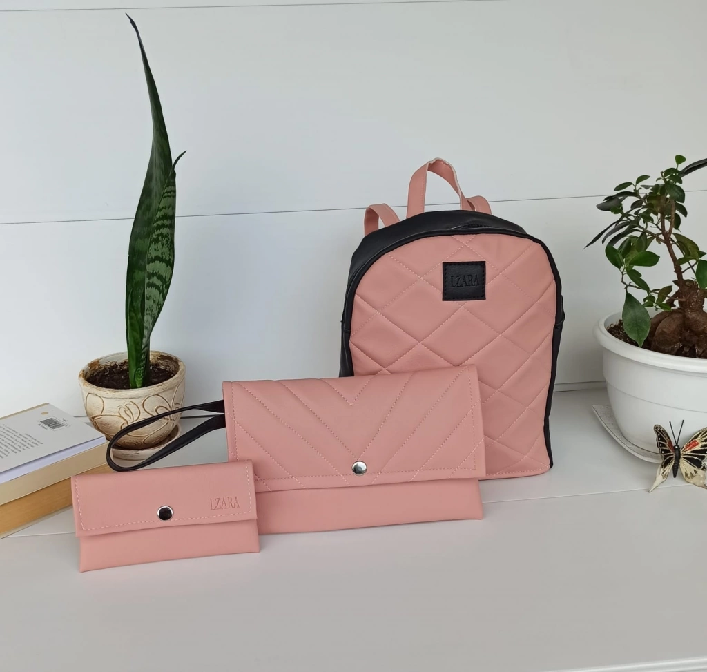 Ροζ με μαύρο σετ τσάντας, συμπλέκτη σακιδίου και πορτοφόλι.