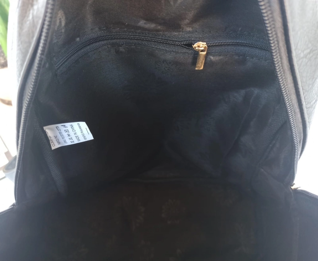 Удобна раница - чанта с джобове