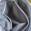 Άνετη μεγάλη δερμάτινη τσάντα με τρία διαμερίσματα και εξωτερικές τσέπες