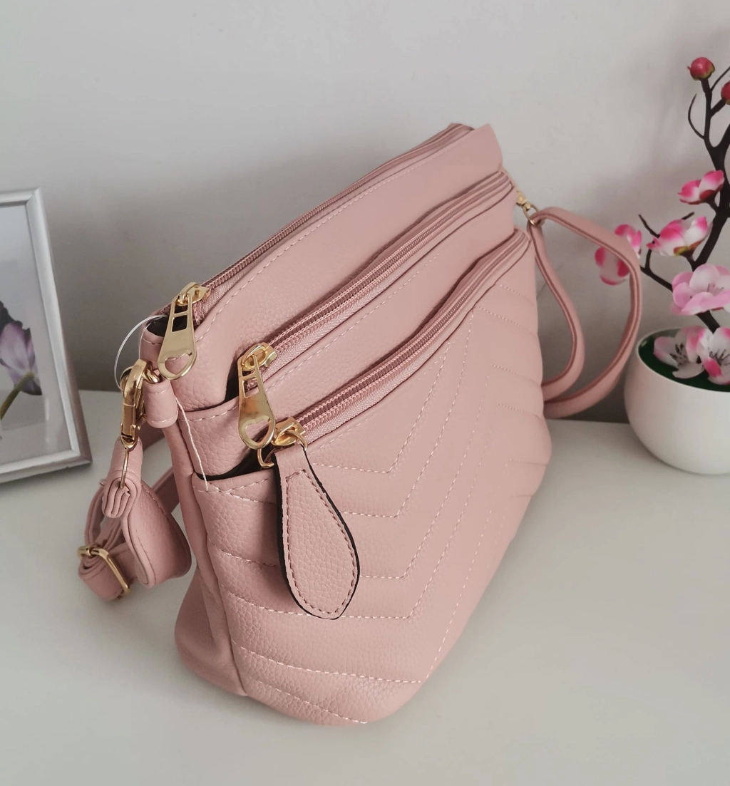 Spectacular shoulder bag