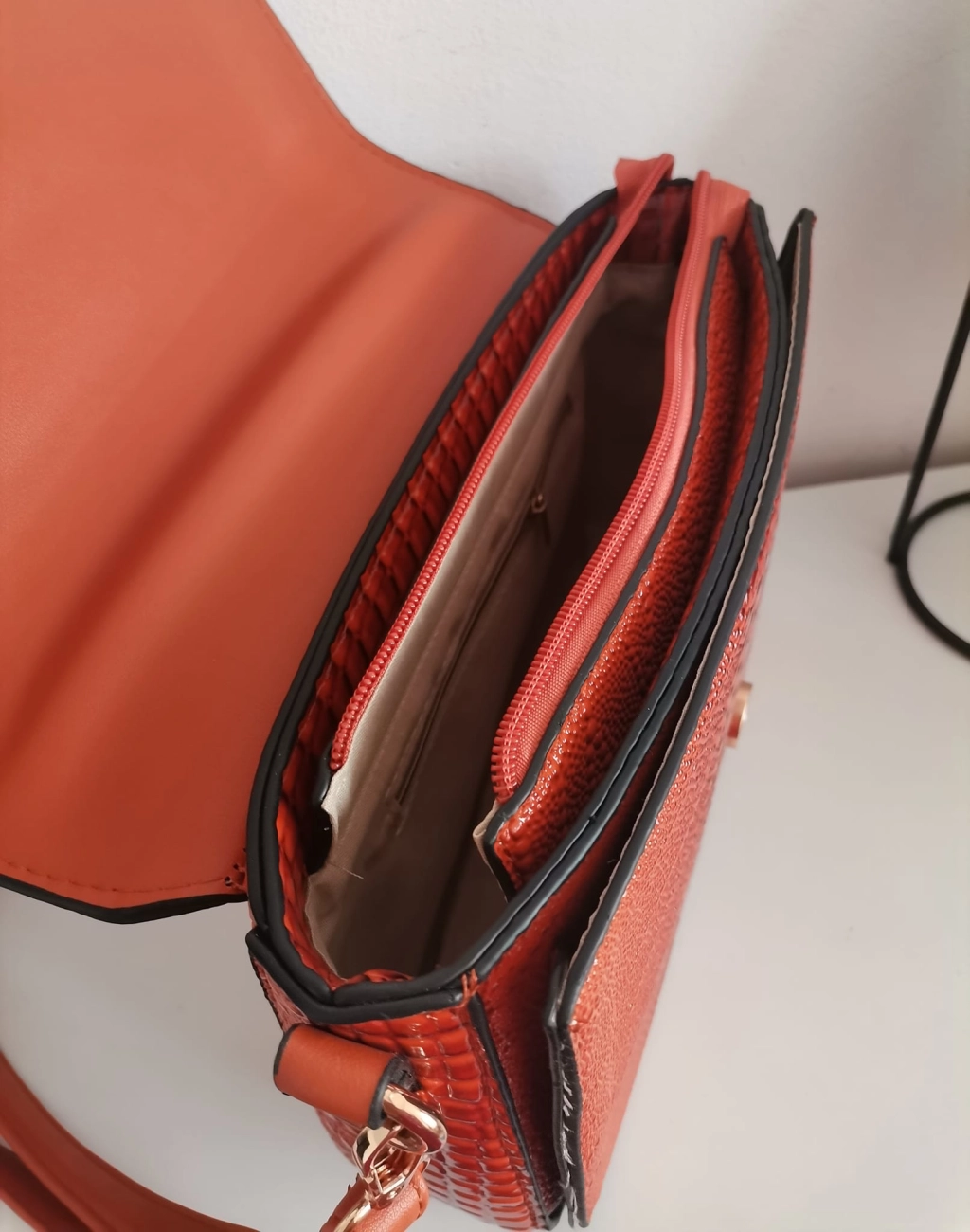 Comfortable leather bag with two compartments with separate zippers and an outer pocket