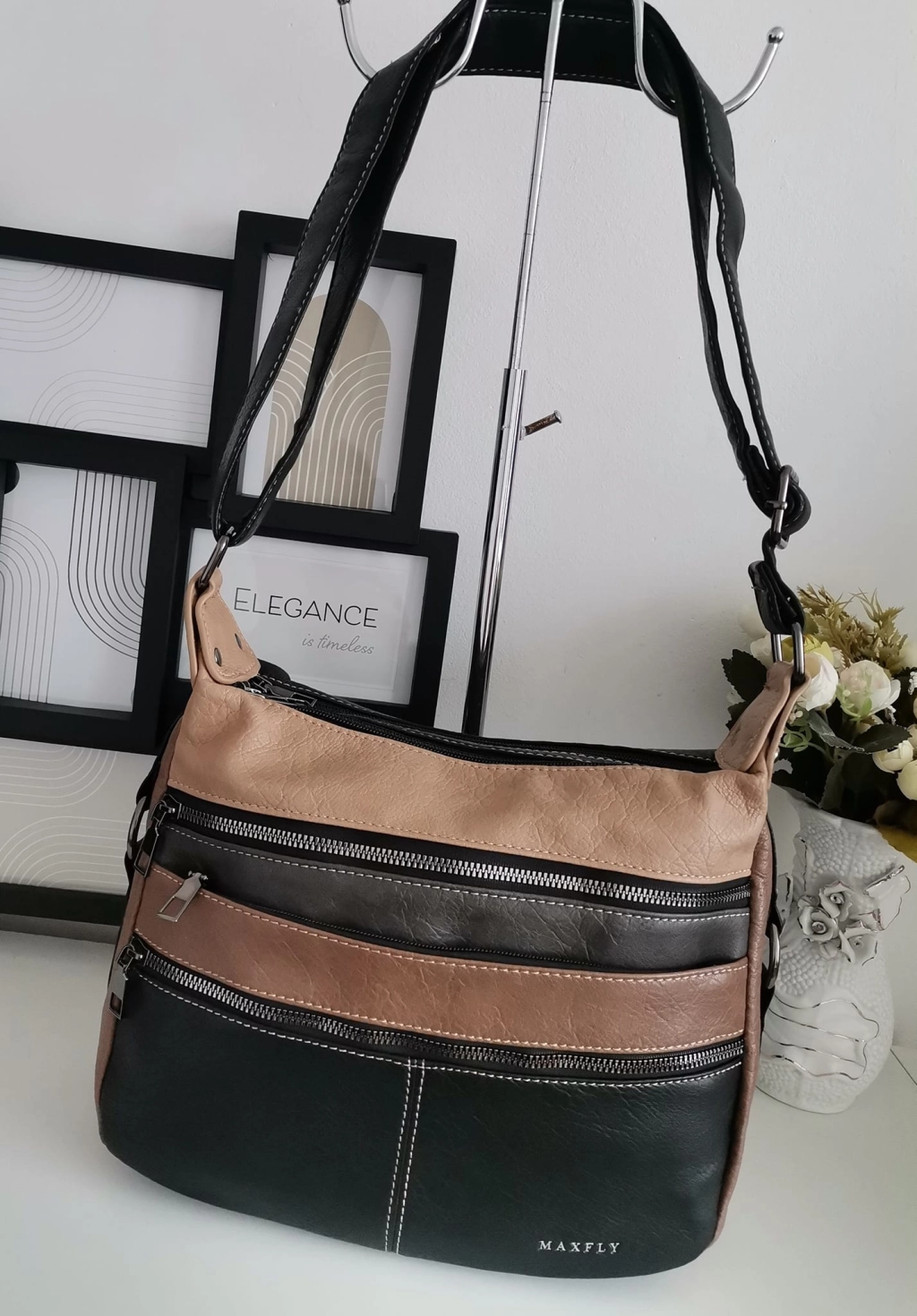 Spectacular shoulder bag