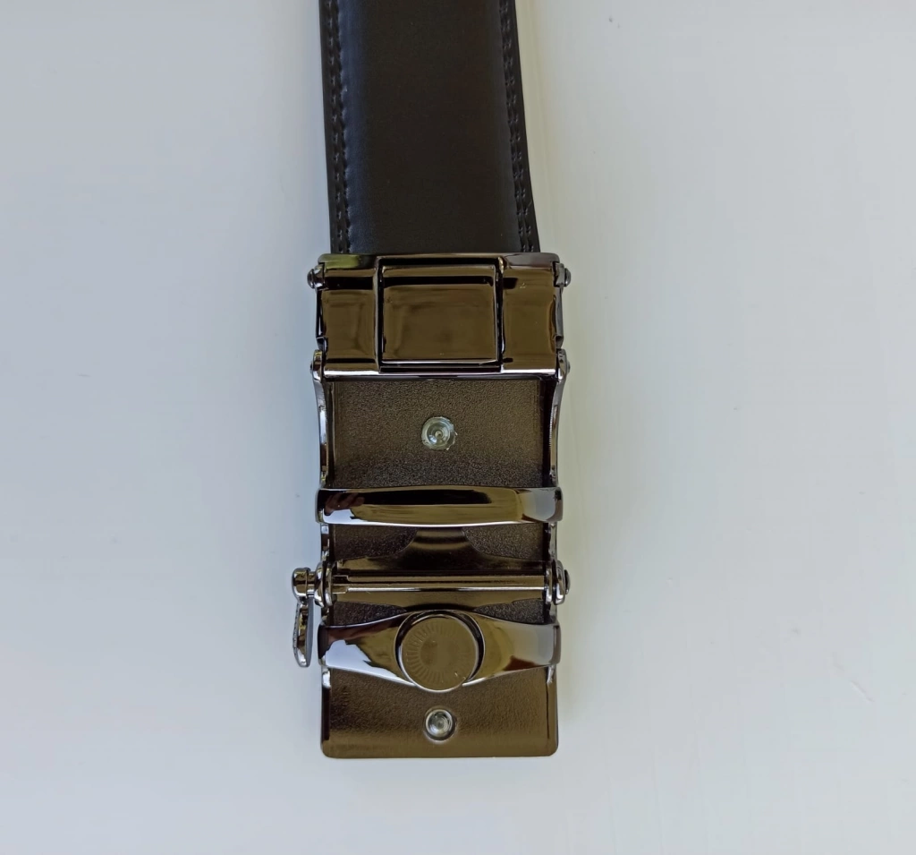 Great leather belt with comfortable and strong buckle