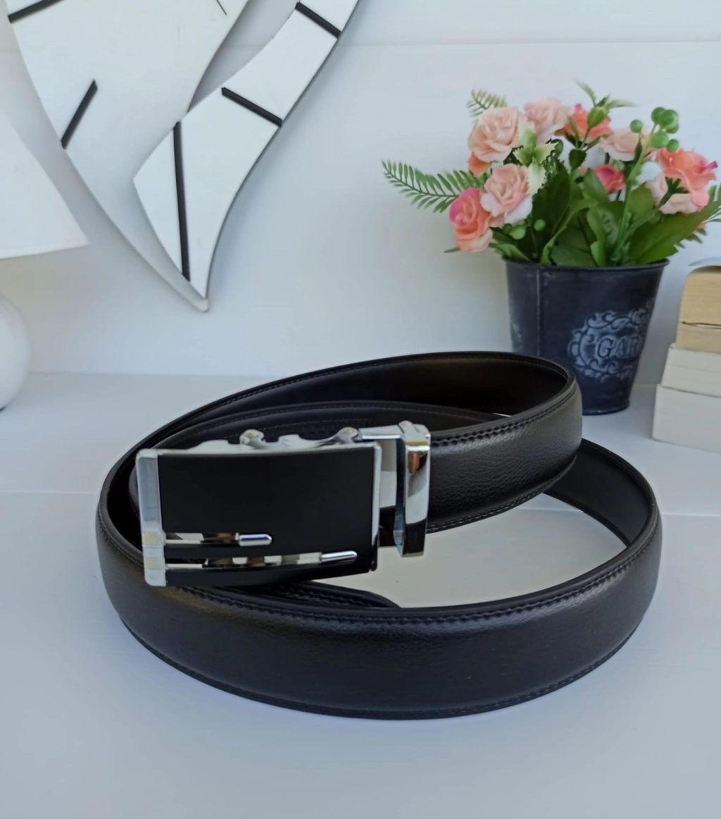 Great leather belt with comfortable and strong buckle