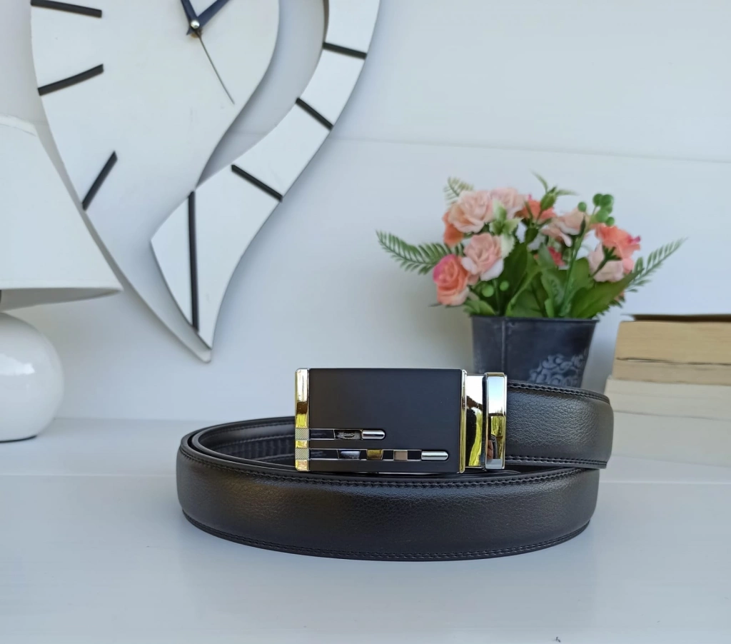 Great leather belt with comfortable and strong buckle