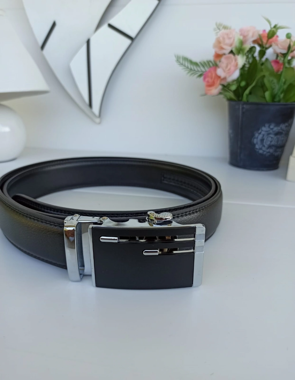 Great leather belt with comfortable and strong buckle